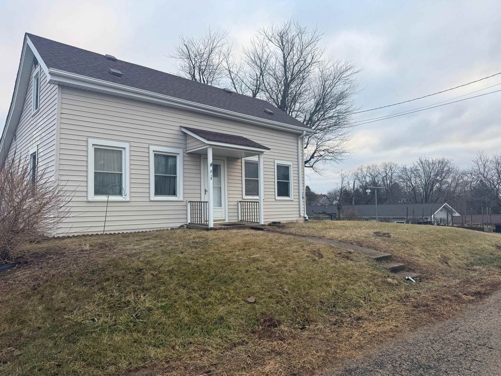 Photo of 815 Spare Street, Galena, IL 61036 (MLS # 153707)