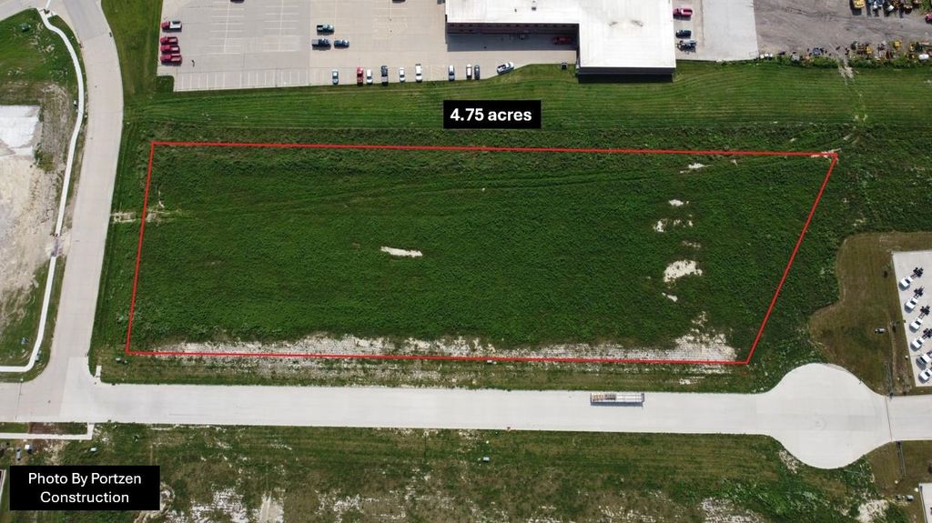 Photo of TBD2 S Boulder Brook Court, Dubuque, IA 52003 (MLS # 152314)
