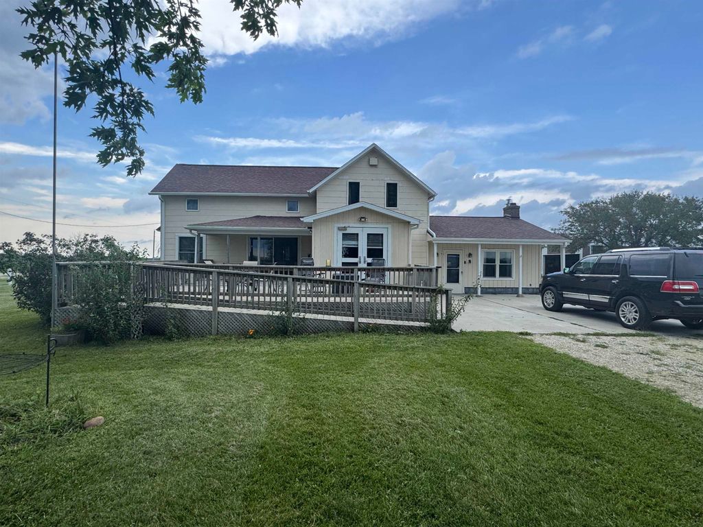 Photo of 8138 Schenk Road, Waterloo, IA 50703 (MLS # 152805)
