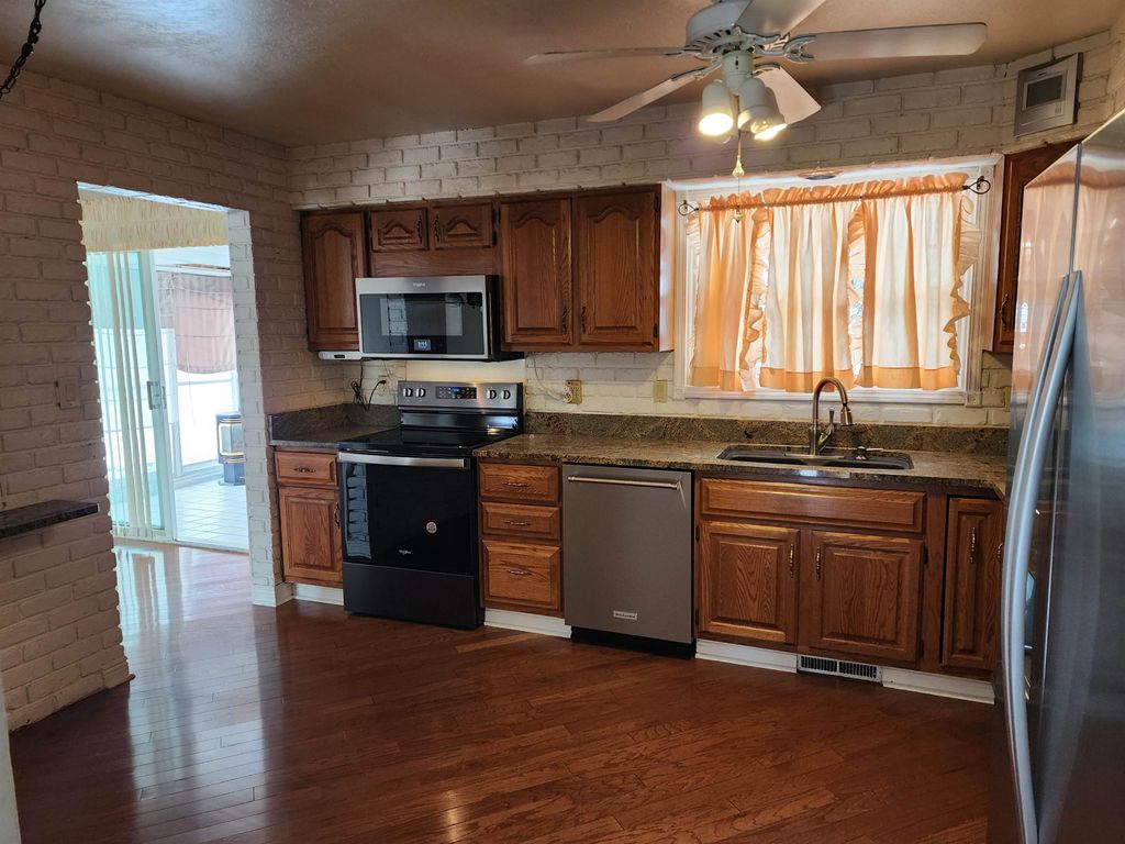 Photo of 2815 Wildwood Court, Dubuque, IA 52001 (MLS # 154023)