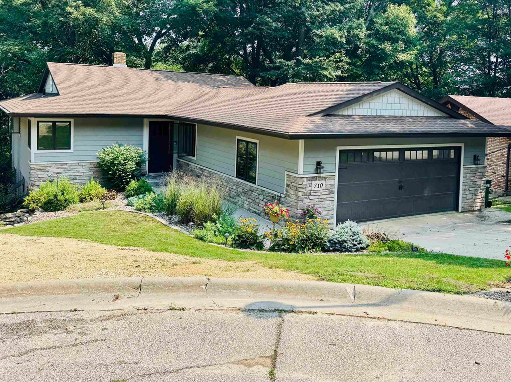 Photo of 710 NW Woodland Drive, Elkader, IA 52043 (MLS # 152682)