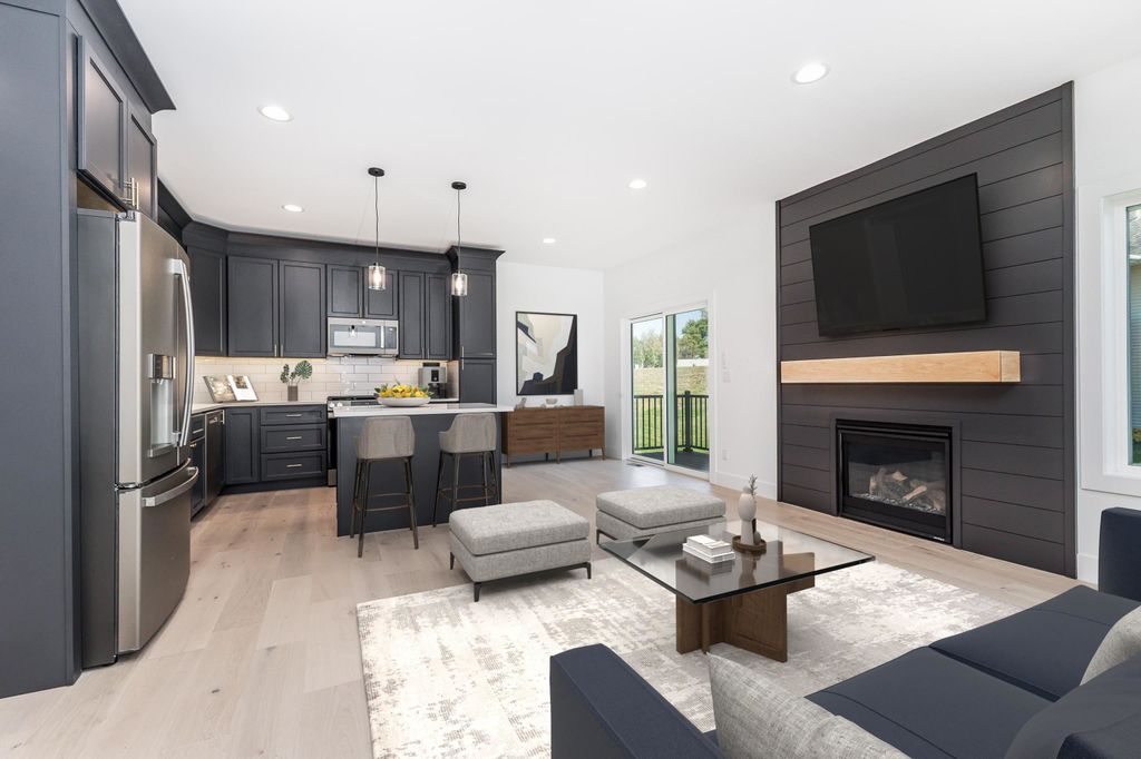 Photo of 1378 Autumn Ridge Lane, Dubuque, IA 52003 (MLS # 153759)