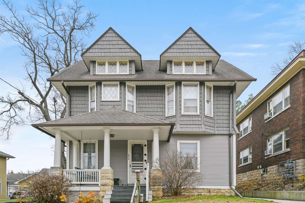 Photo of 1018 W 5th Street, Dubuque, IA 52001 (MLS # 153532)