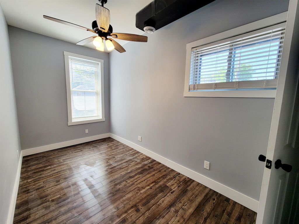 Photo of 1555 Central Avenue, Dubuque, IA 52001 (MLS # 153658)