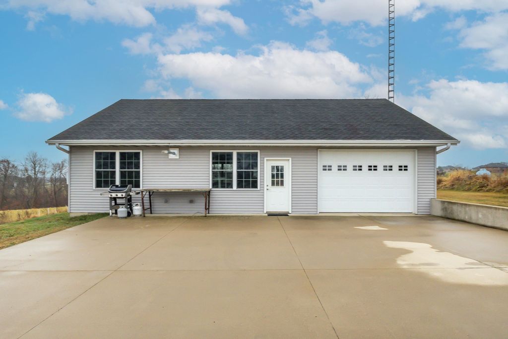Photo of 20216 Kruse Lane, Sherrill, IA 52073 (MLS # 153545)