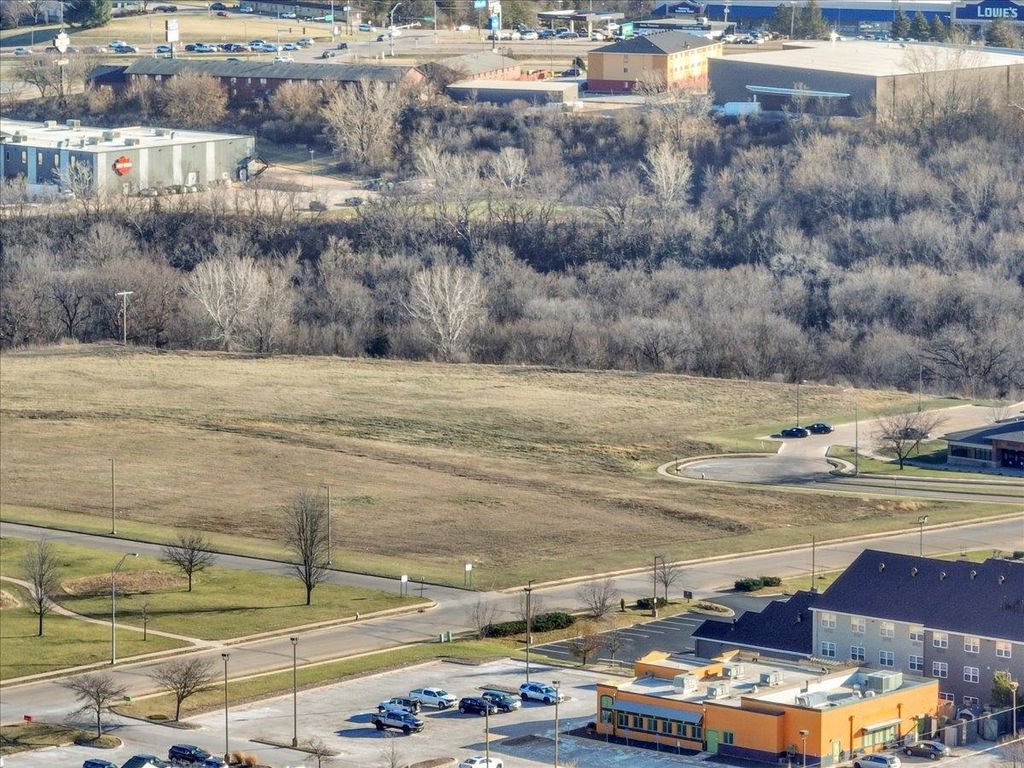 Photo of 0 Associates Drive, Dubuque, IA 52002 (MLS # 150986)