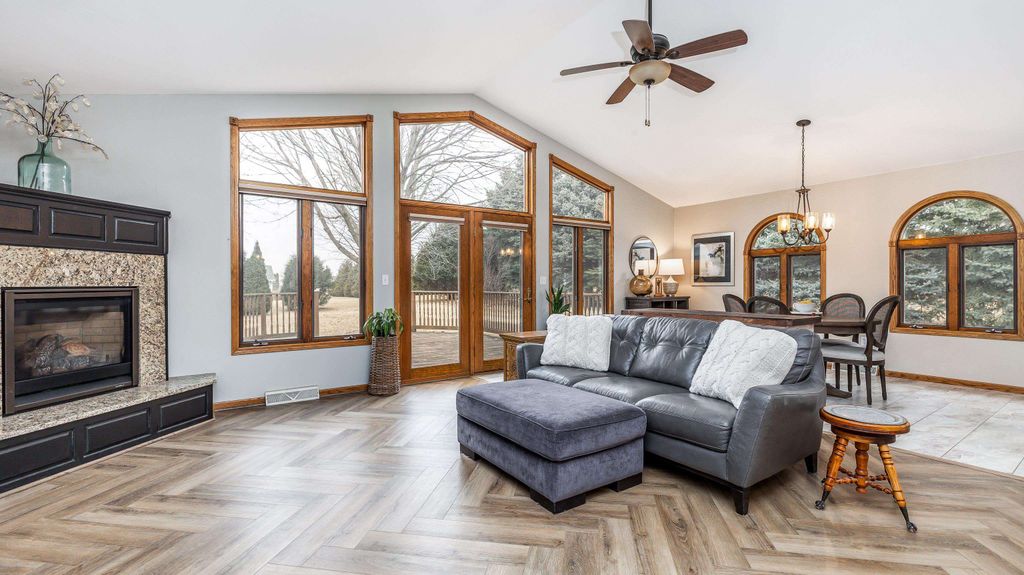 Photo of 10699 Blue Jay Drive, Peosta, IA 52068 (MLS # 154095)