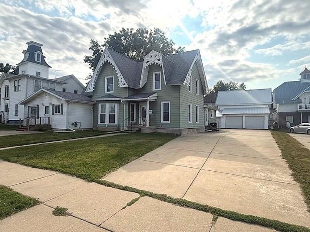 Photo of 210 S 2nd Street, Maquoketa, IA 52060 (MLS # 152955)