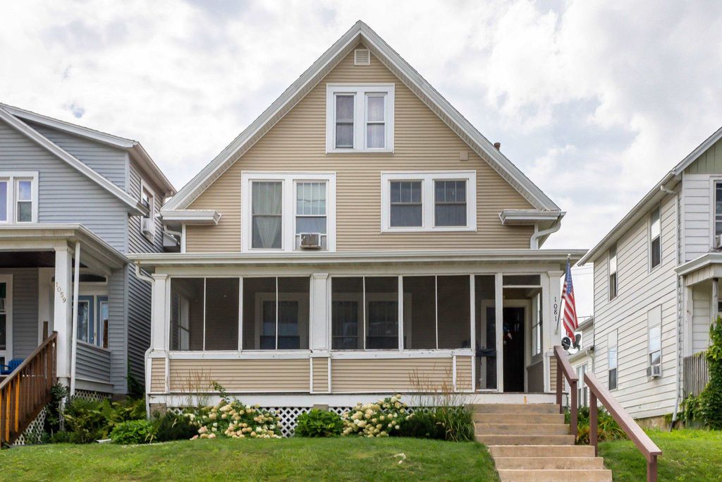 Photo of 1081 Center Place, Dubuque, IA 52001 (MLS # 153566)