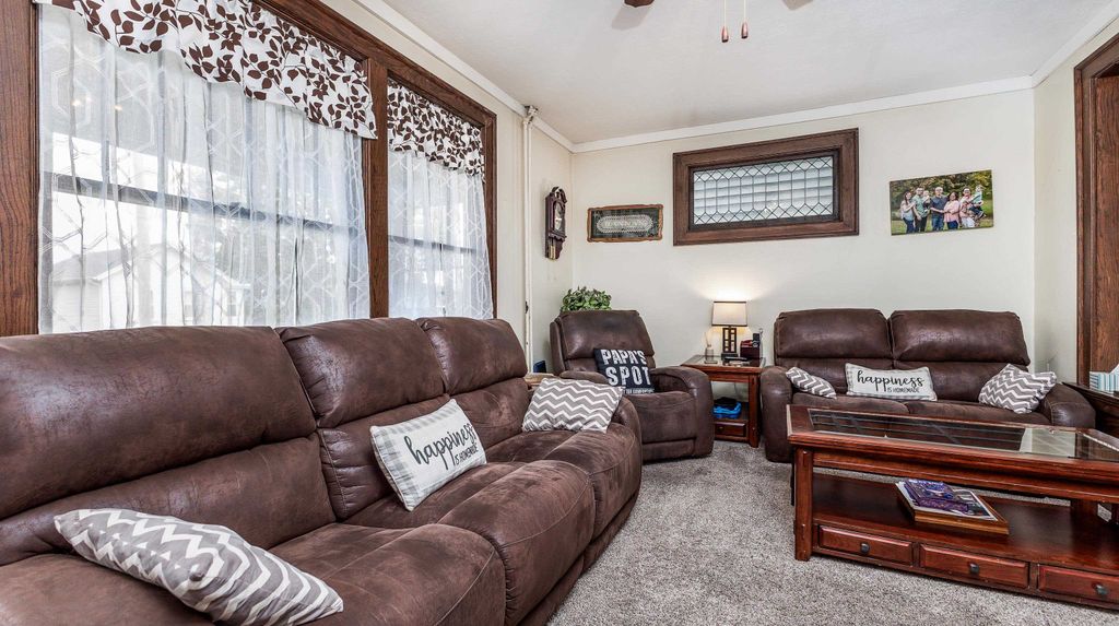 Photo of 1081 Center Place, Dubuque, IA 52001 (MLS # 153566)