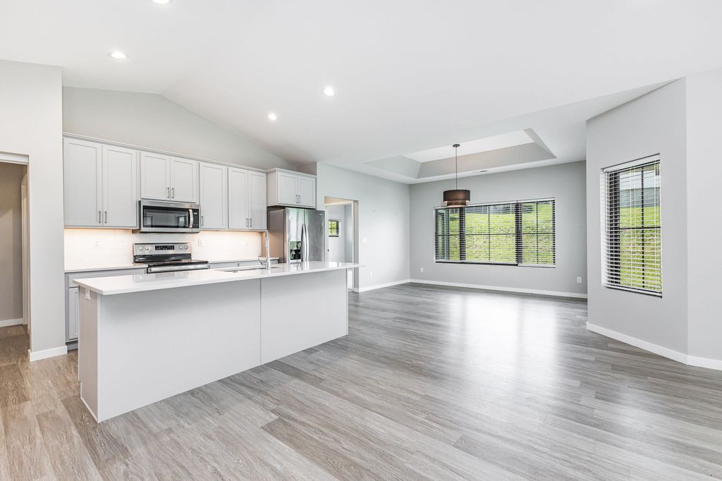 Photo of 3676 Vintage Lane, Dubuque, IA 52002 (MLS # 153448)