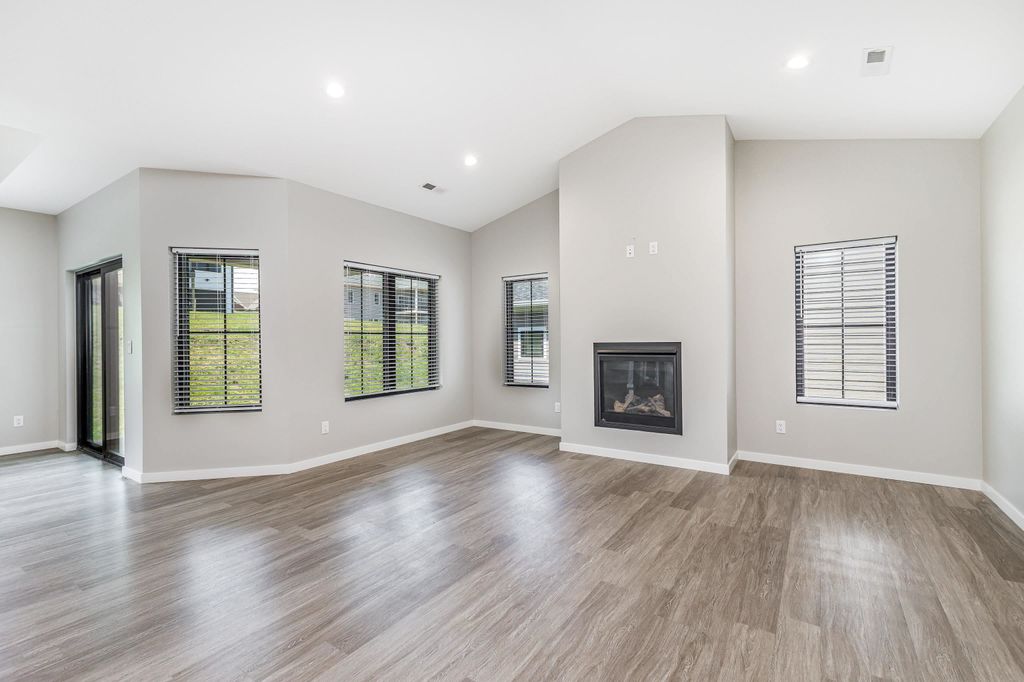 Photo of 3676 Vintage Lane, Dubuque, IA 52002 (MLS # 153448)