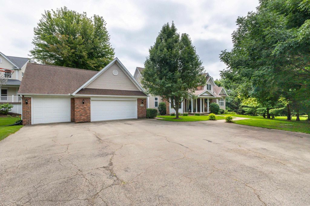 Photo of 11325 E Golf View Drive, Galena, IA 61036 (MLS # 152931)