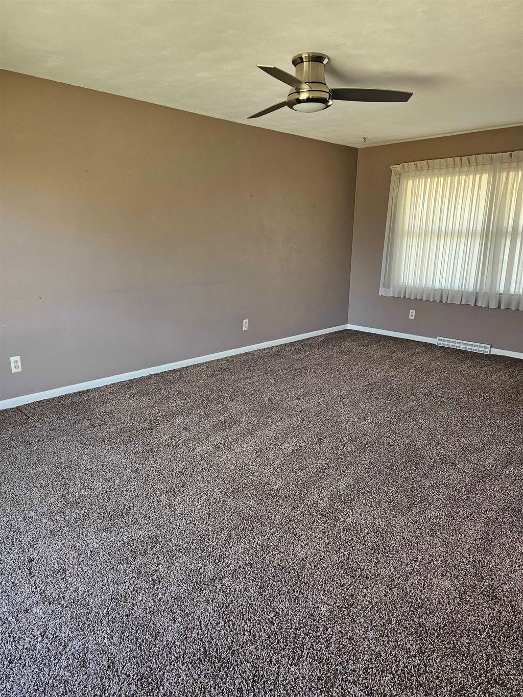 Photo of 2990 Oak Crest Drive, Dubuque, IA 52001 (MLS # 154178)