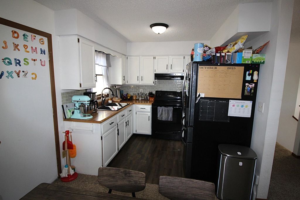 Photo of 911 Lisa Drive, Maquoketa, IA 52060 (MLS # 153179)