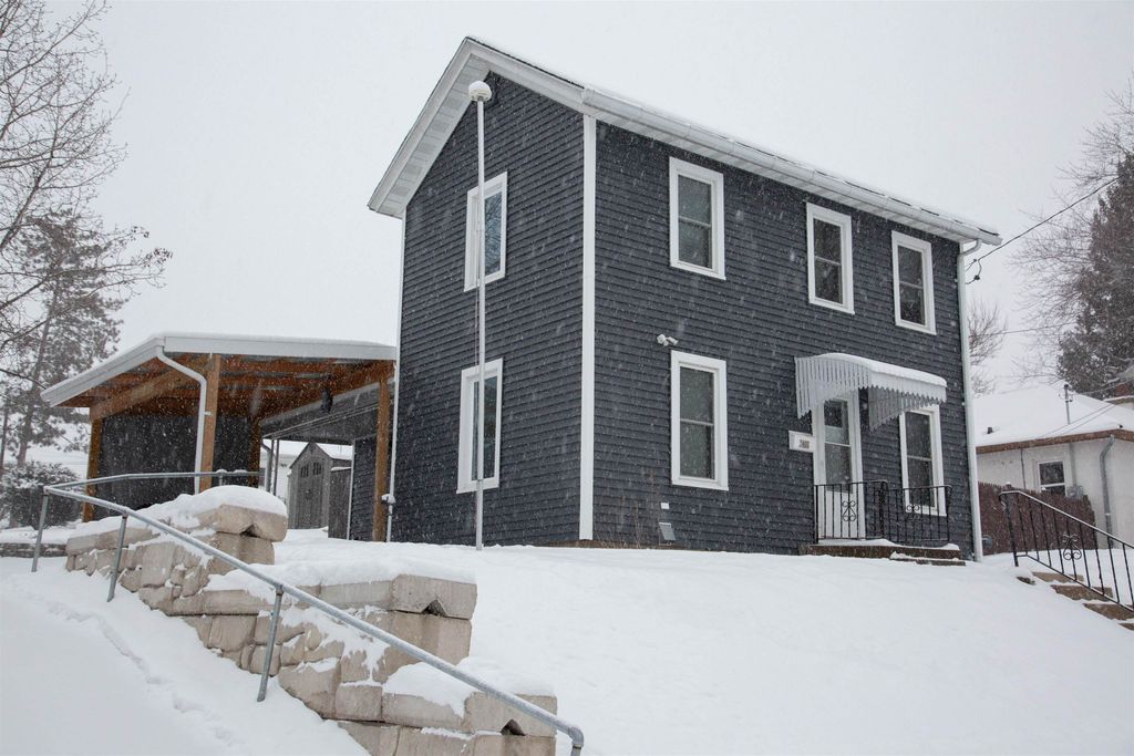 Photo of 2466 Cherry Street, Dubuque, IA 52001 (MLS # 153778)