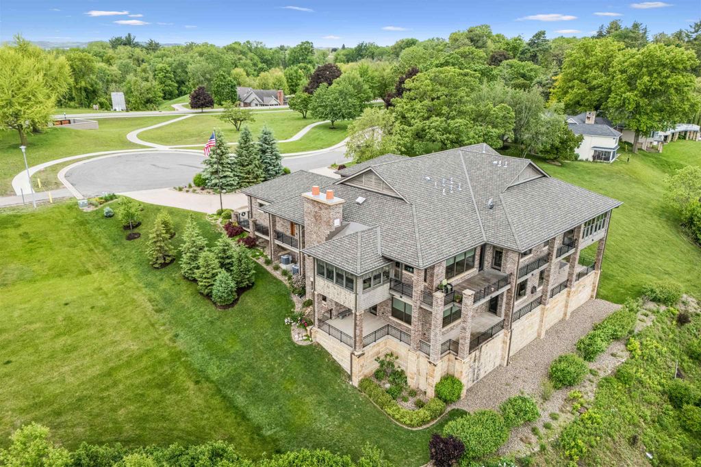 Photo of 1025 Carmel Drive, Dubuque, IA 52003 (MLS # 152112)