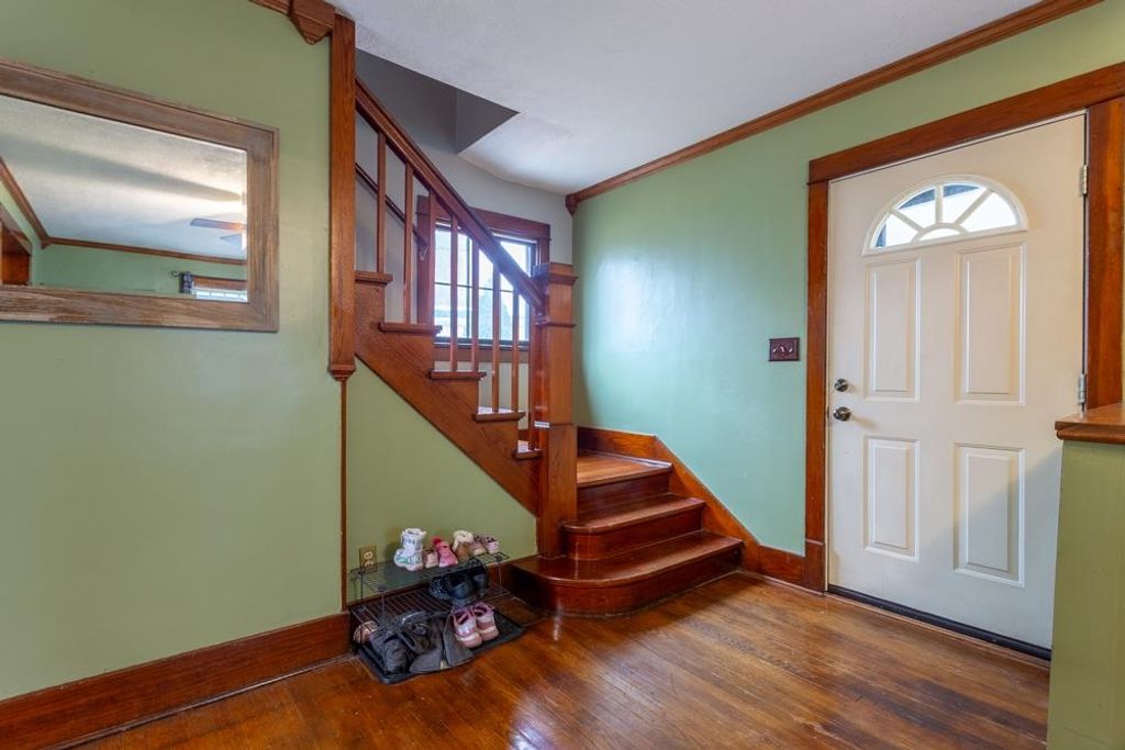 Photo of 1021 Mount Loretta Avenue, Dubuque, IA 52003 (MLS # 154080)