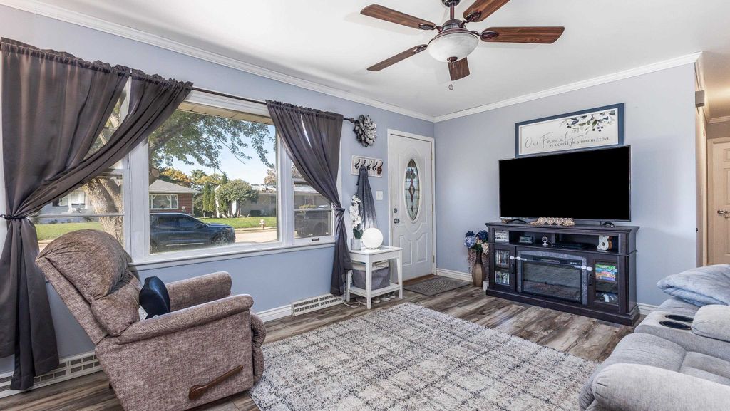 Photo of 2778 Oak Crest Drive, Dubuque, IA 52001 (MLS # 153343)