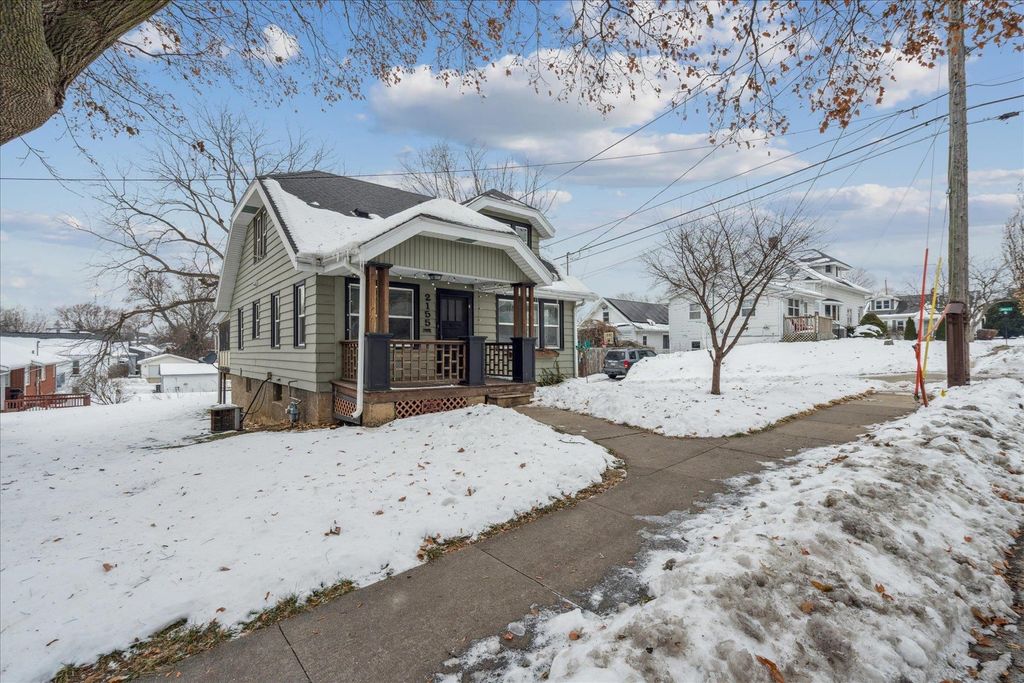 Photo of 2155 Decorah Street, Dubuque, IA 52001 (MLS # 153614)