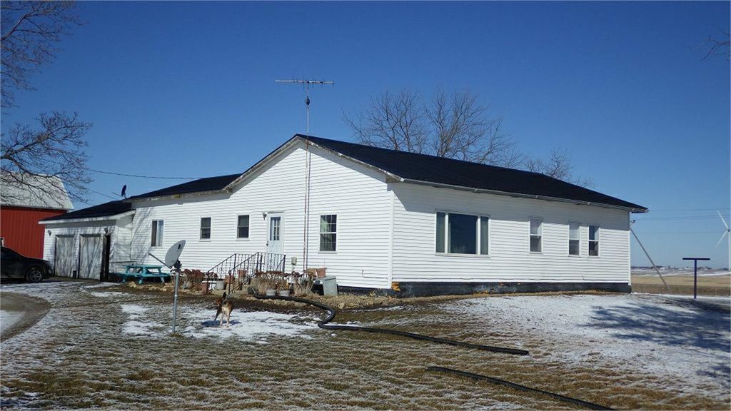 Photo of 1385 227th Avenue, Greeley, IA 52050 (MLS # 154014)