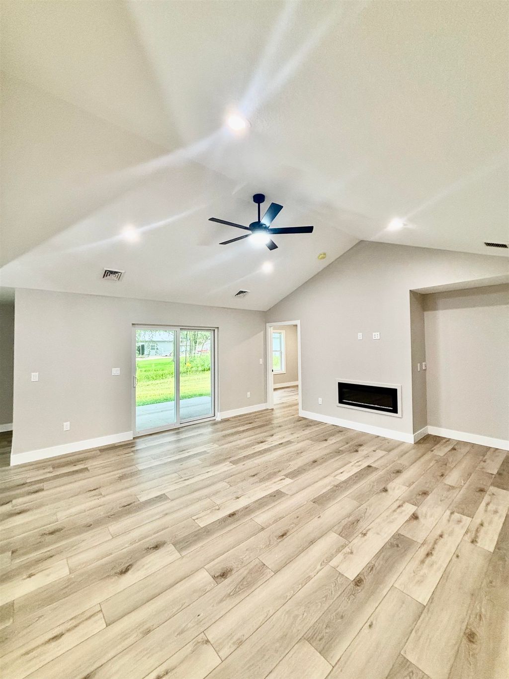 Photo of 605 3rd Street, Delhi, IA 52223 (MLS # 152924)