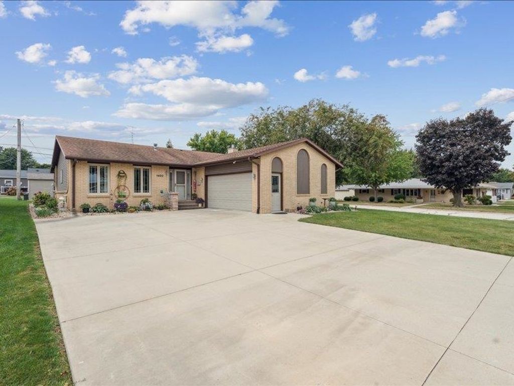 Photo of 1403 E First Avenue, Dyersville, IA 52040 (MLS # 153082)
