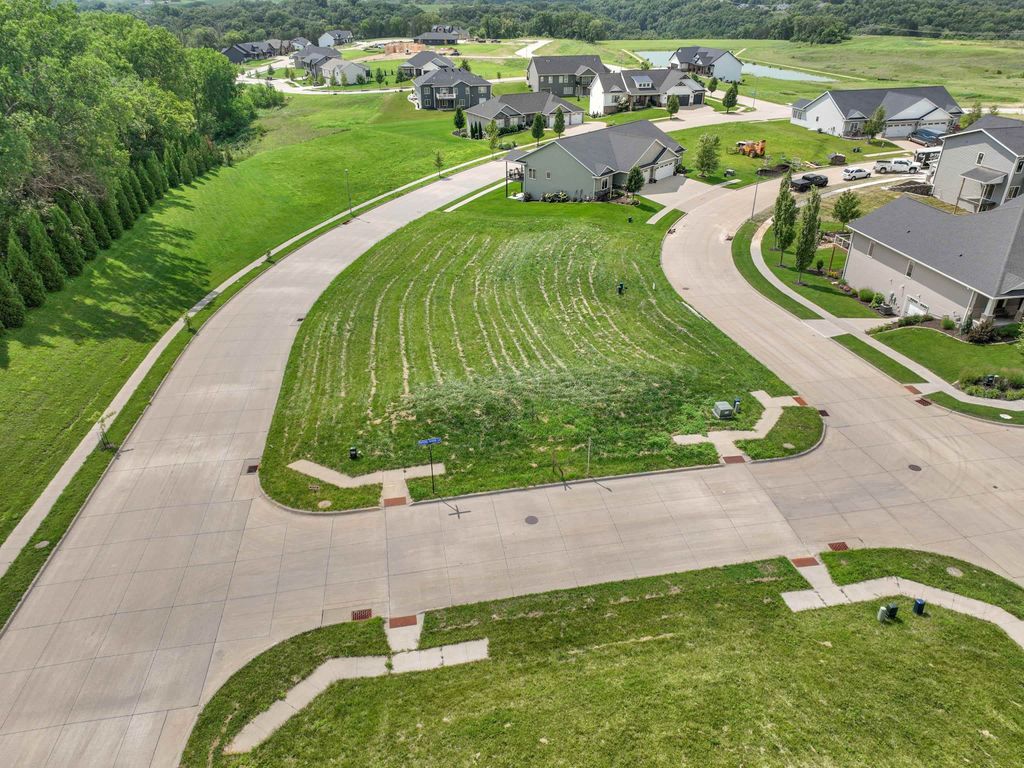 Photo of Lot 11 Autumn Ridge Lane, Dubuque, IA 52003 (MLS # 152556)