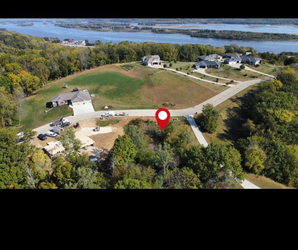 Photo of 122 Riviera Drive, Bellevue, IA 52031 (MLS # 153232)