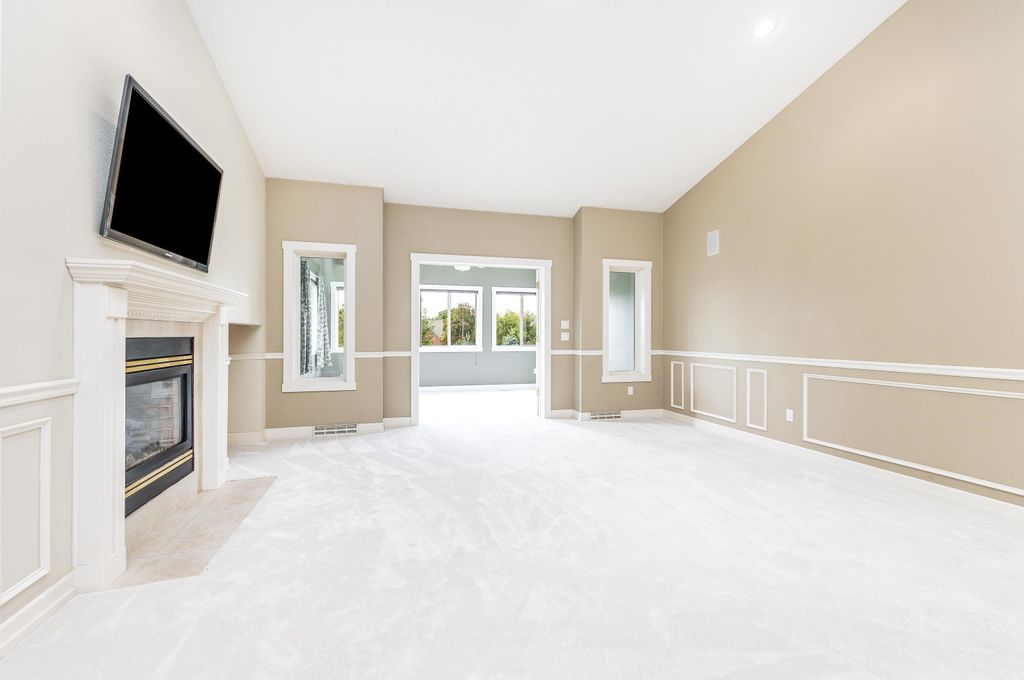 Photo of 1051 Barbaralee Drive, Dubuque, IA 52003 (MLS # 152836)