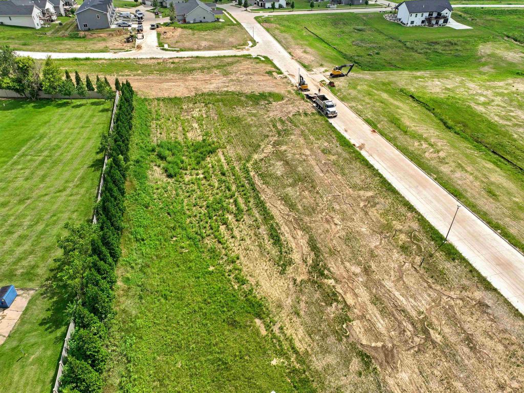 Photo of Lot 123 South Pointe Drive, Dubuque, IA 52003 (MLS # 152533)