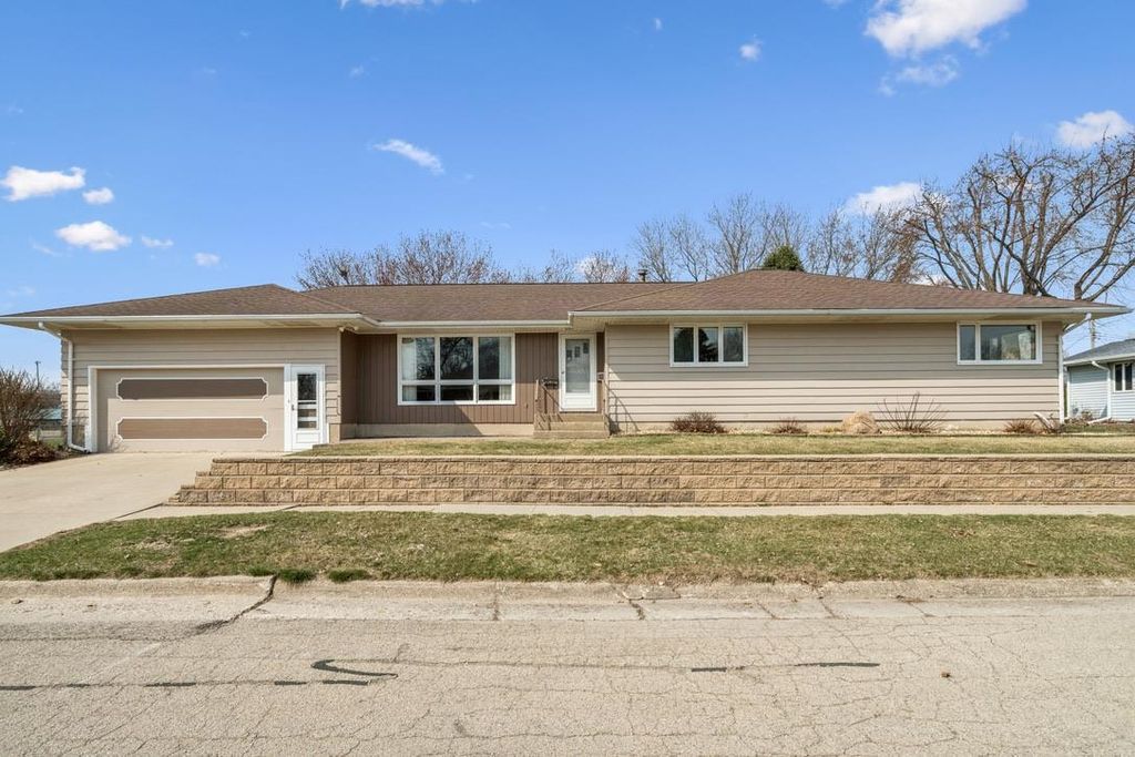 Photo of 708 3rd St. SE St, Dyersville, IA 52040 (MLS # 154238)