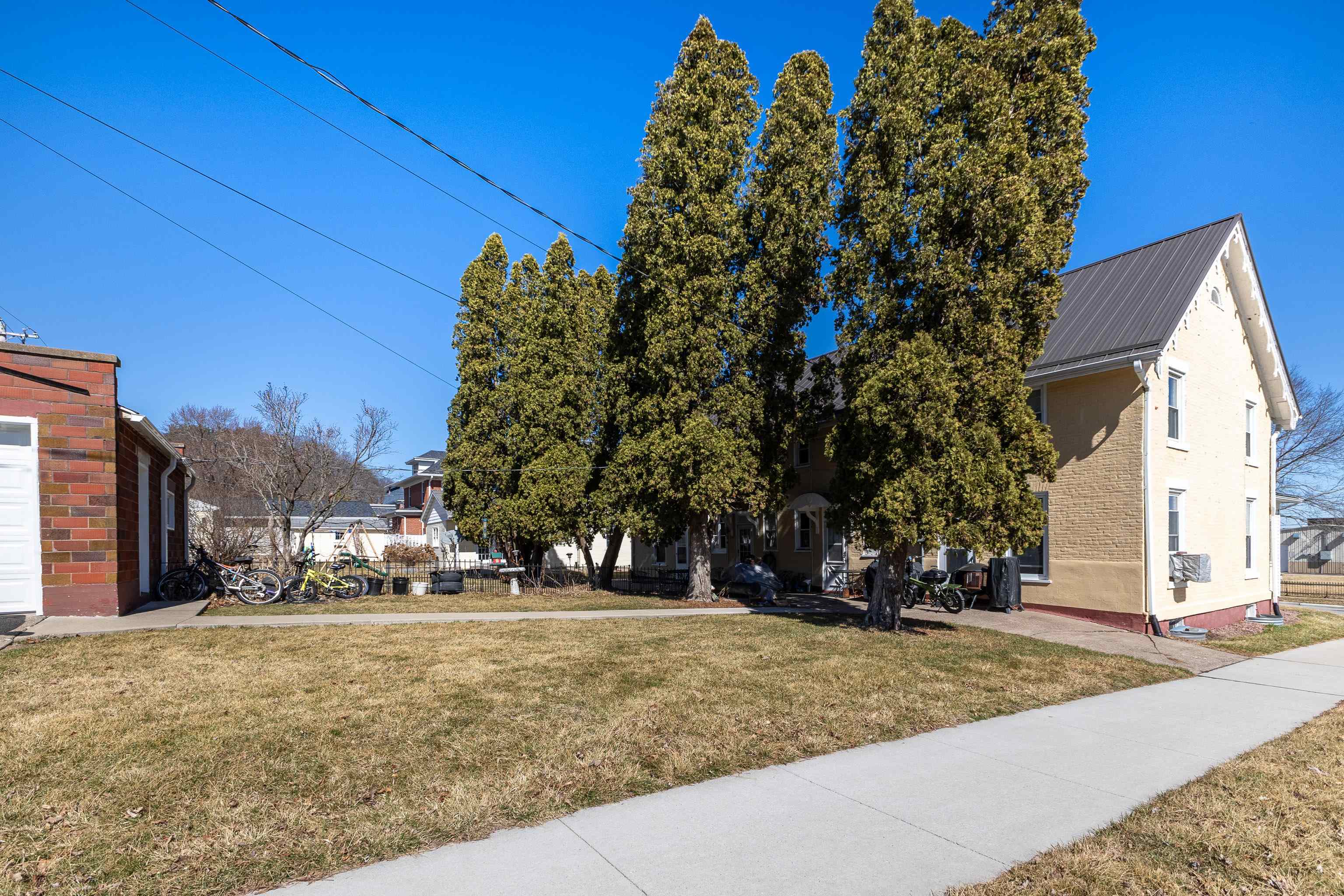 100 N 4th Street