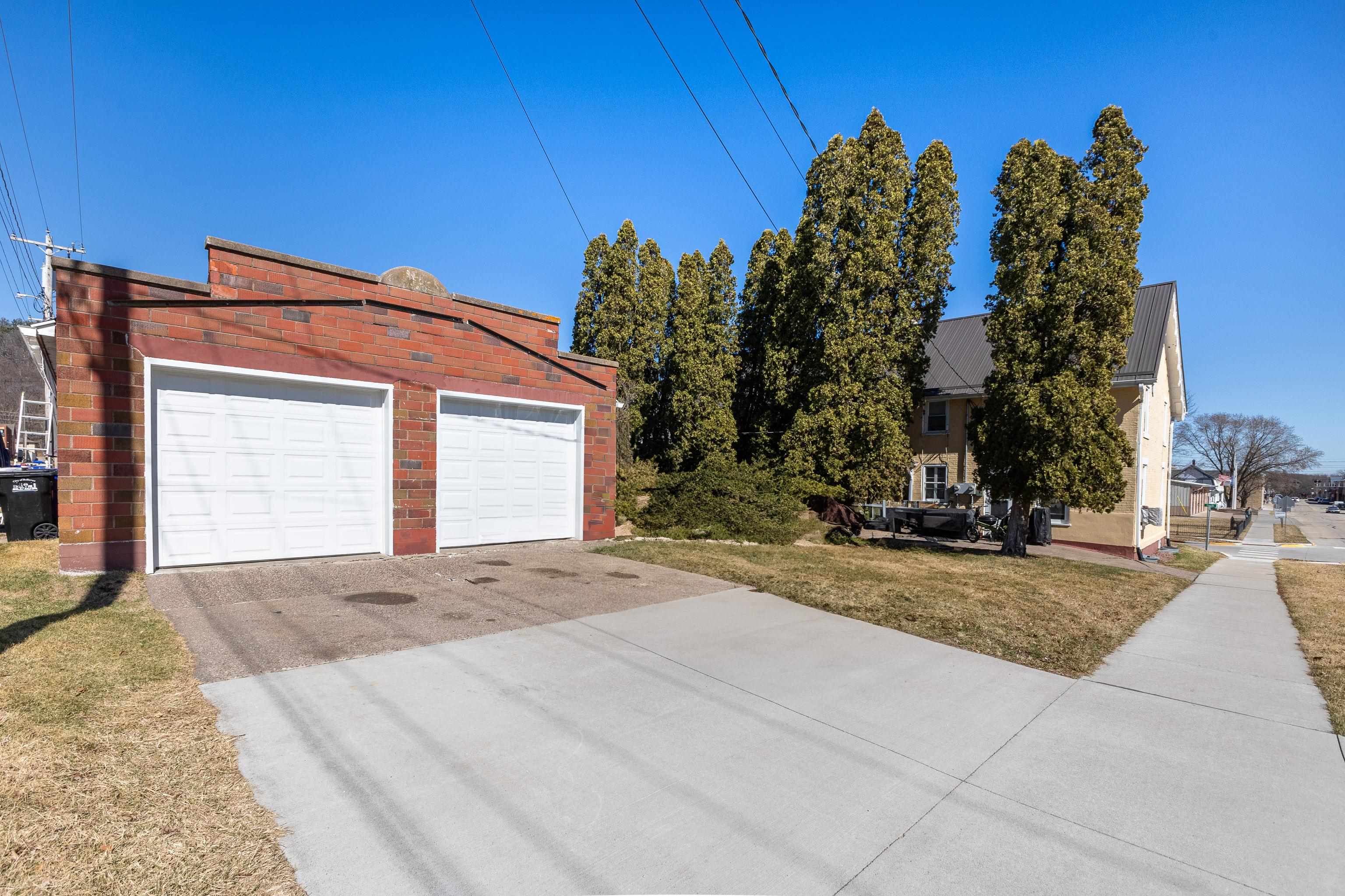 100 N 4th Street