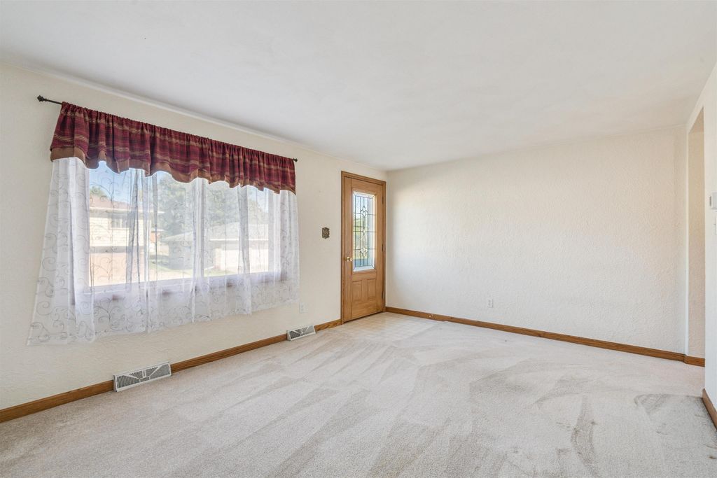Photo of 815 SW 4th Avenue, Cascade, IA 52033 (MLS # 153234)