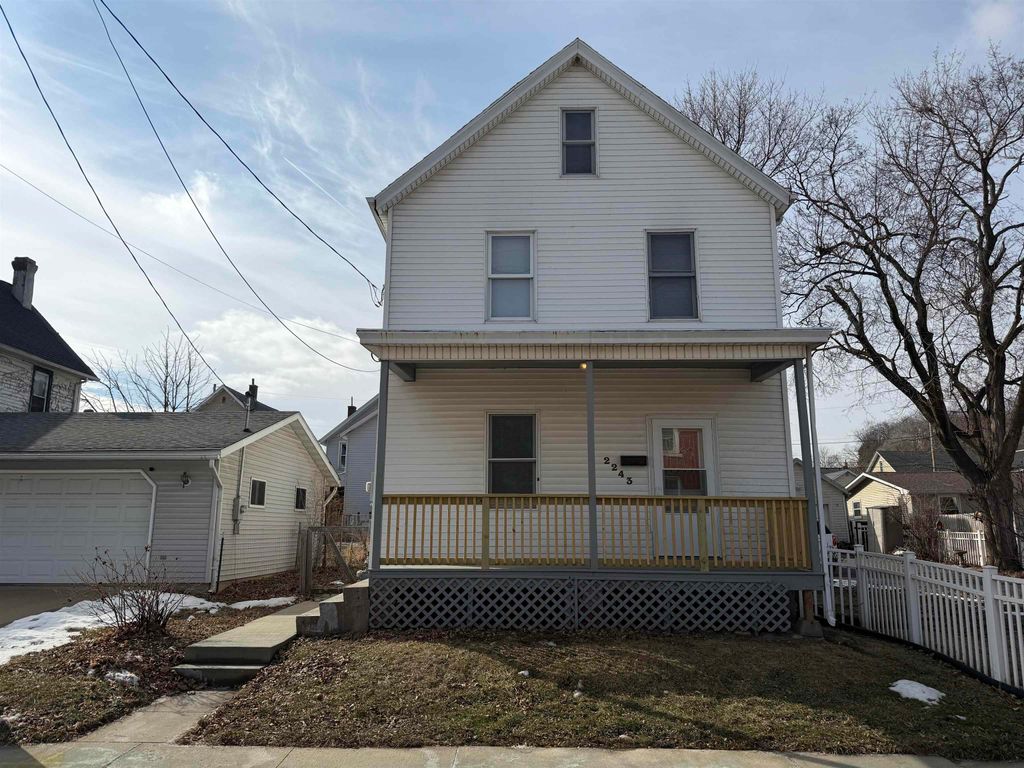 Photo of 2243 White Street, Dubuque, IA 52001 (MLS # 153926)