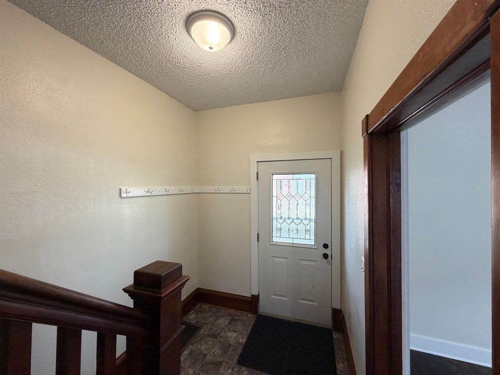 Photo of 2243 White Street, Dubuque, IA 52001 (MLS # 153926)