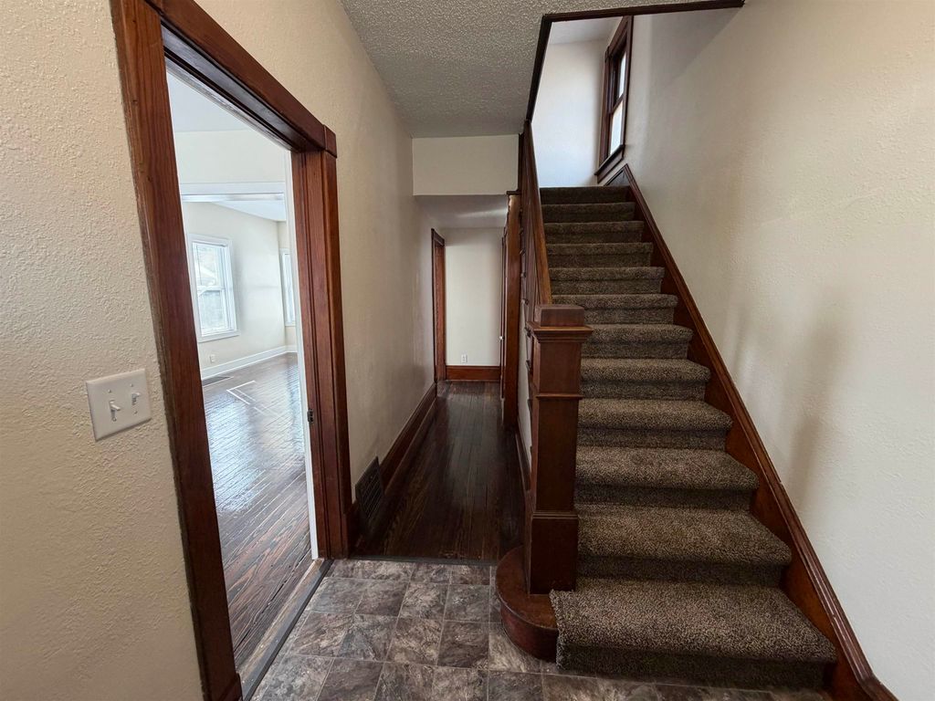 Photo of 2243 White Street, Dubuque, IA 52001 (MLS # 153926)