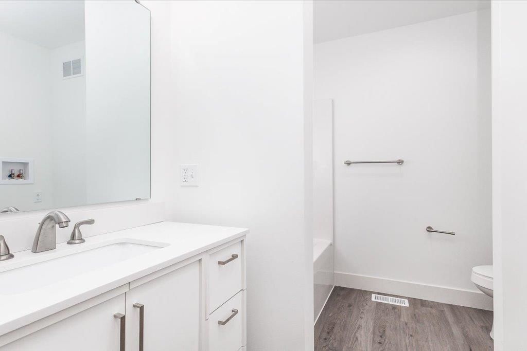 Photo of 2527 Washington Street, Dubuque, IA 52001 (MLS # 153705)