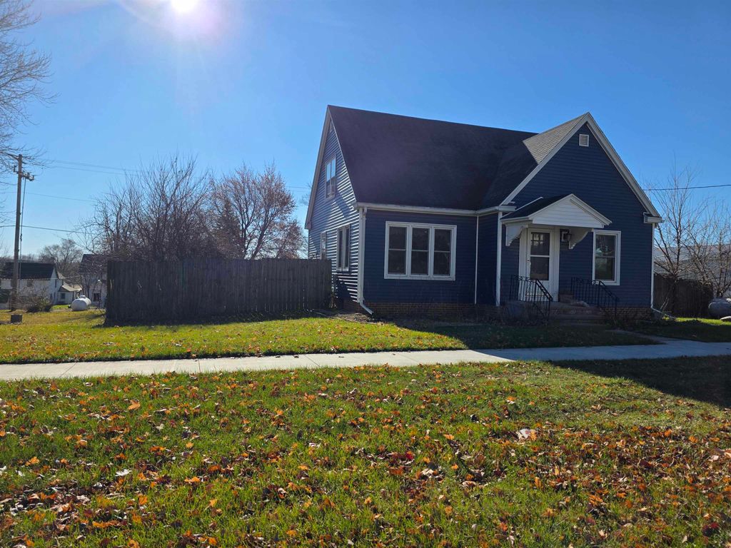 Photo of 305 W Main Street, Wyoming, IA 52362 (MLS # 153548)