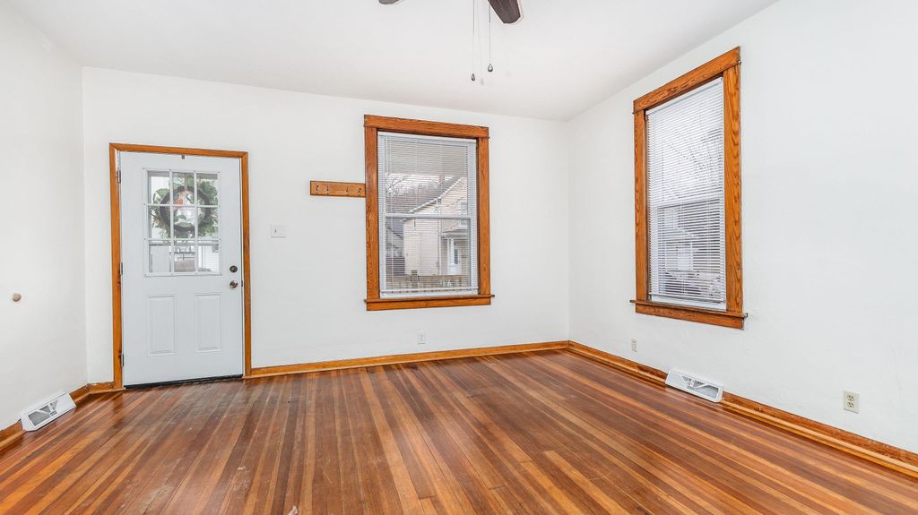 Photo of 2839 Elm Street, Dubuque, IA 52001 (MLS # 154003)