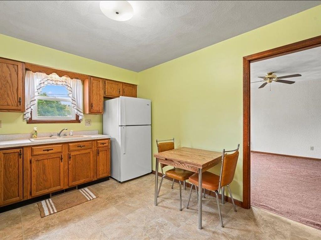 Photo of 2769 Central Avenue, Dubuque, IA 52001 (MLS # 153250)