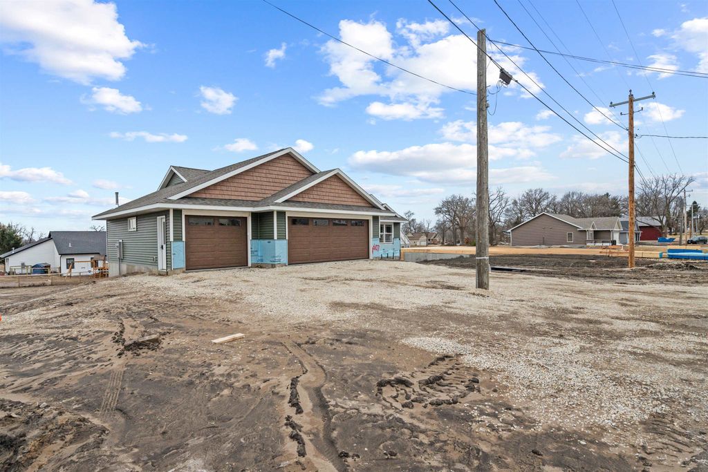 Photo of 607 Charles Street, Delhi, IA 52223 (MLS # 154004)