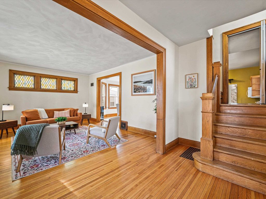 Photo of 139 Nevada Street, Dubuque, IA 52001 (MLS # 154067)