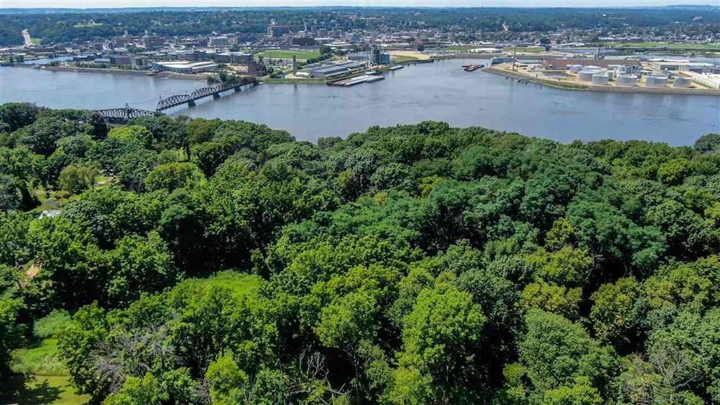 Photo of 600 Livingston Avenue, East Dubuque, IA 61025 (MLS # 153395)