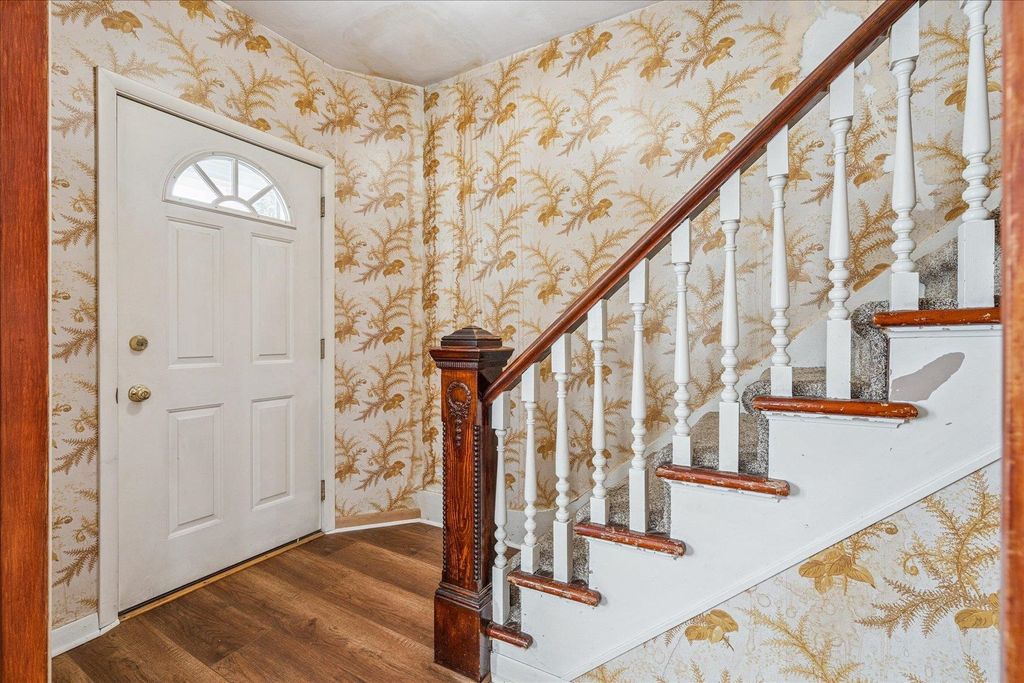 Photo of 1458 Mount Pleasant Street, Dubuque, IA 52001 (MLS # 154026)