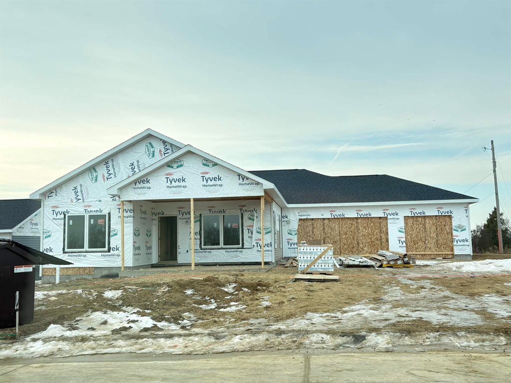 Photo of Lot 3 Tiffany Court #(The Middle Child Fl, Dubuque, IA 52001 (MLS # 153075)