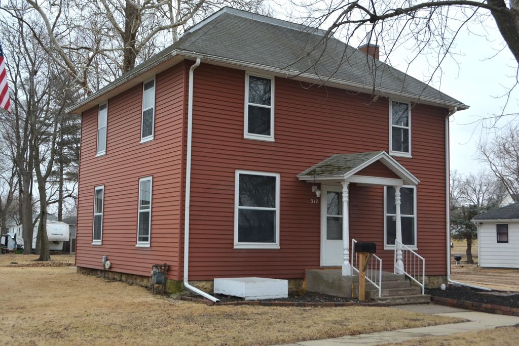 Photo of 317 N Olive Street, Maquoketa, IA 52060 (MLS # 154062)