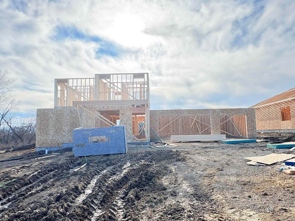 Photo of Lot 4 Tiffany Court #(The Intellectual fl, Dubuque, IA 52002 (MLS # 152185)