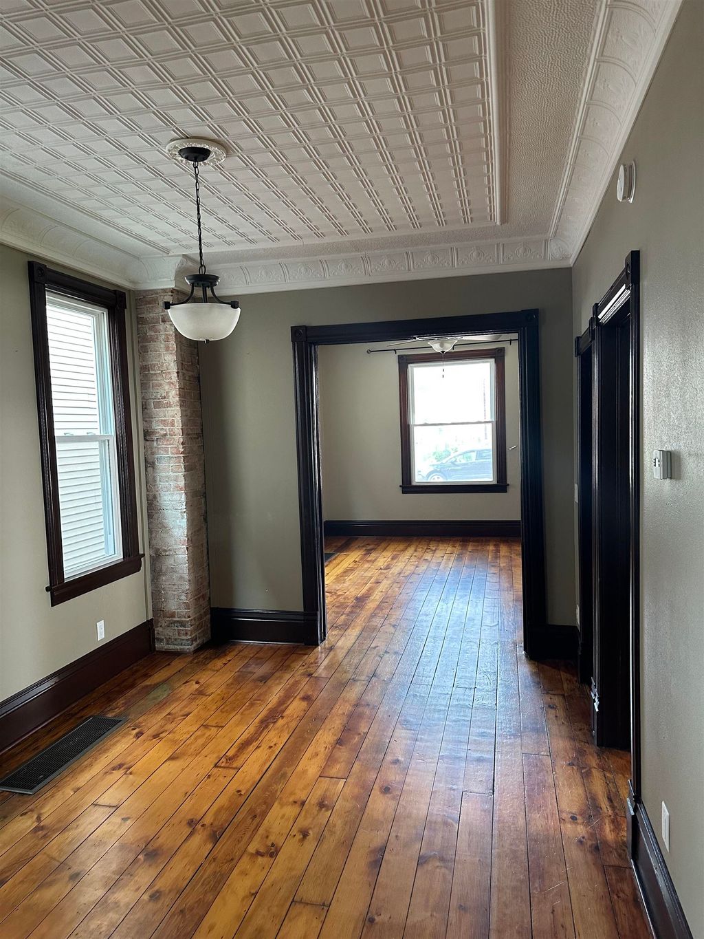 Photo of 1328 Jackson Street, Dubuque, IA 52001 (MLS # 152690)